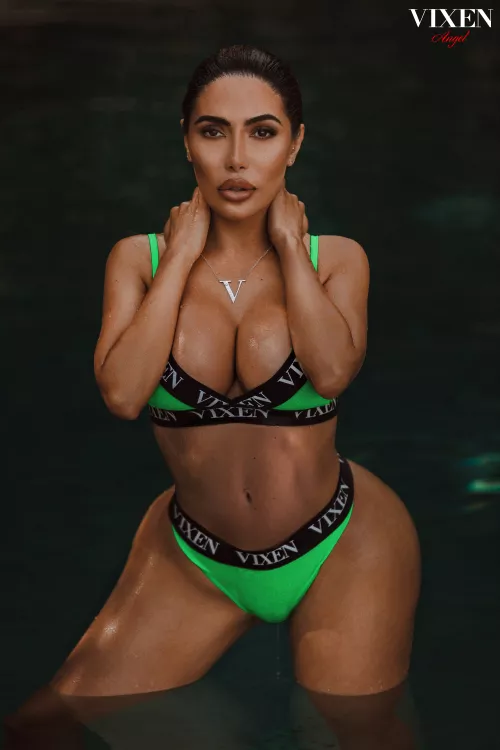 Bikini Babe by BitsnBoobs