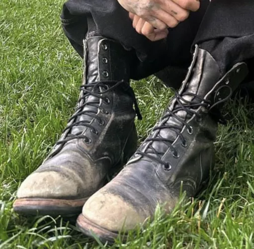 Can anyone ID these boots? by 60lips