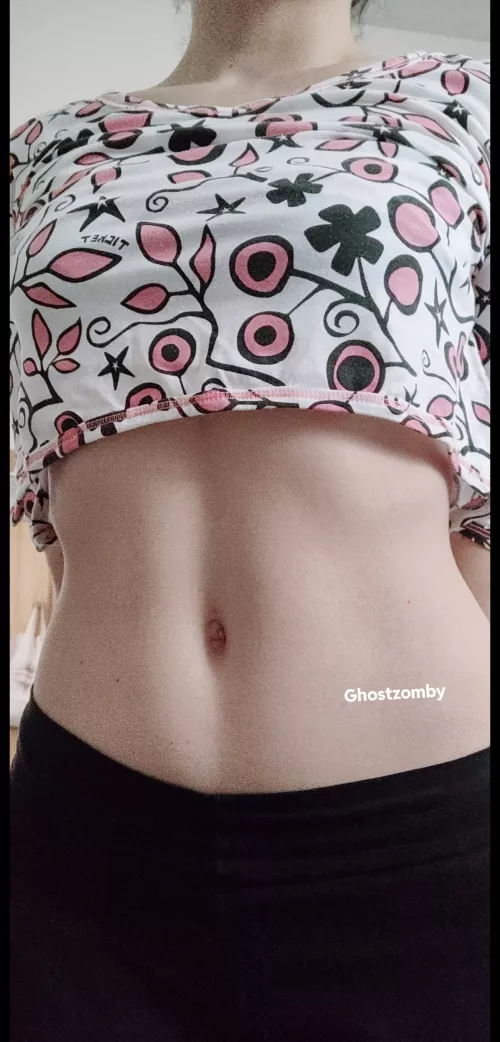 Do you think it looks pretty on me?🌷 by ghostzomby