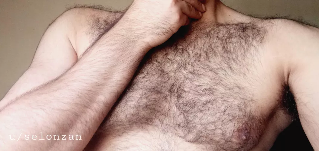 Hello everyone 👋m24...chest pic by selonzan