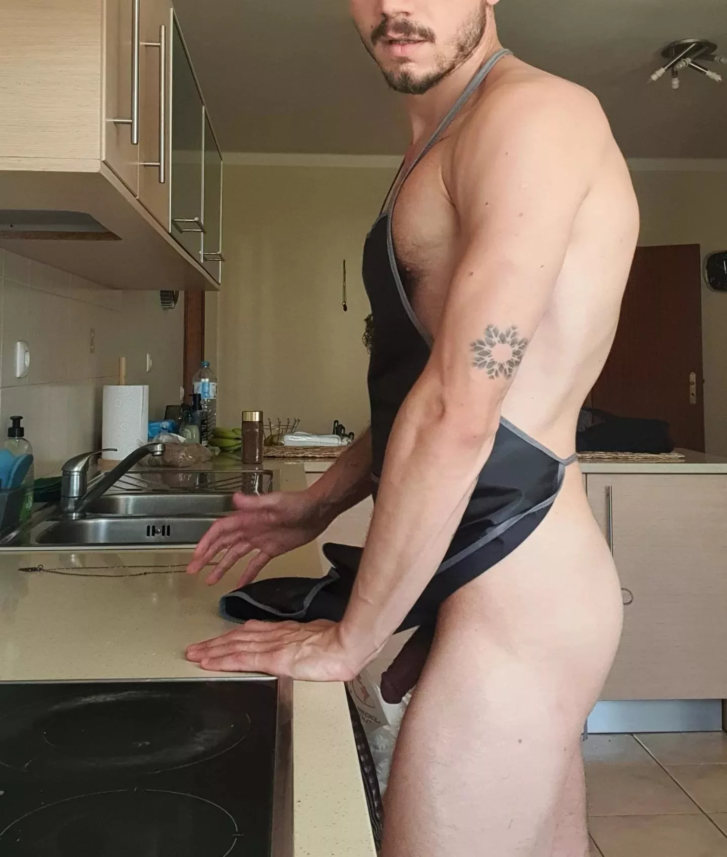 Hey 🌻 posted by Sudden-Guarantee-653