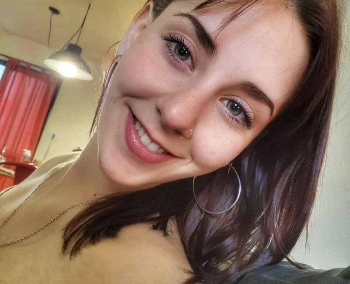 Hola everyone 😘😘 posted by offinvasion