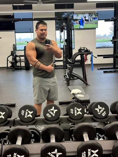 Hope you like big arms by Owenswag