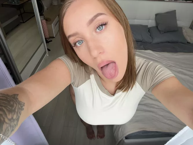 I can be the little secret you hide from your wife by Chastecreon356