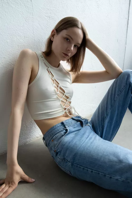 I’m not quite sure what kind o[f] bra I’m supposed to wear under this top by sophiaemilia