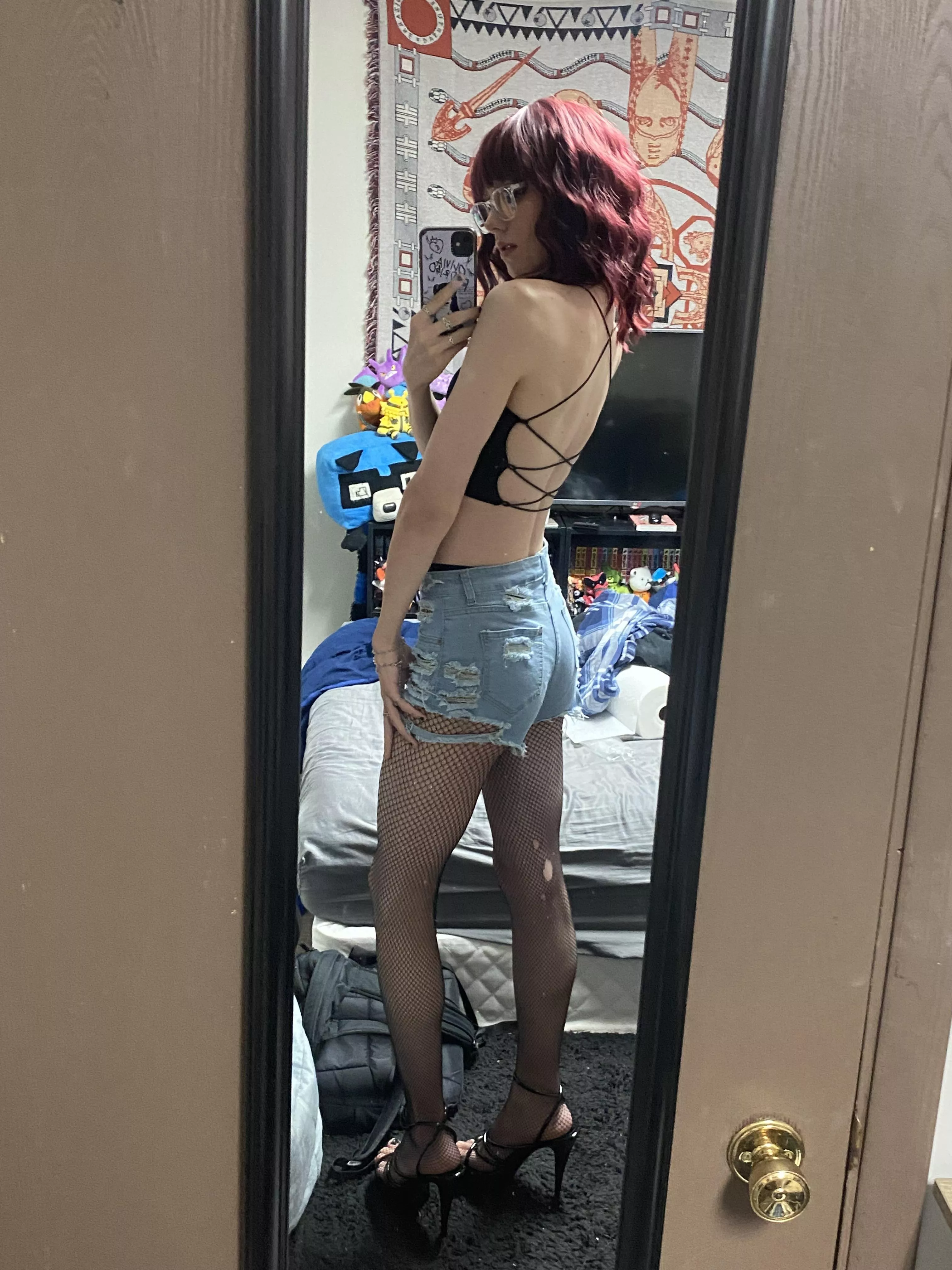 It feels good to show a lot of skin, is that so wrong? posted by Garb0w0dor