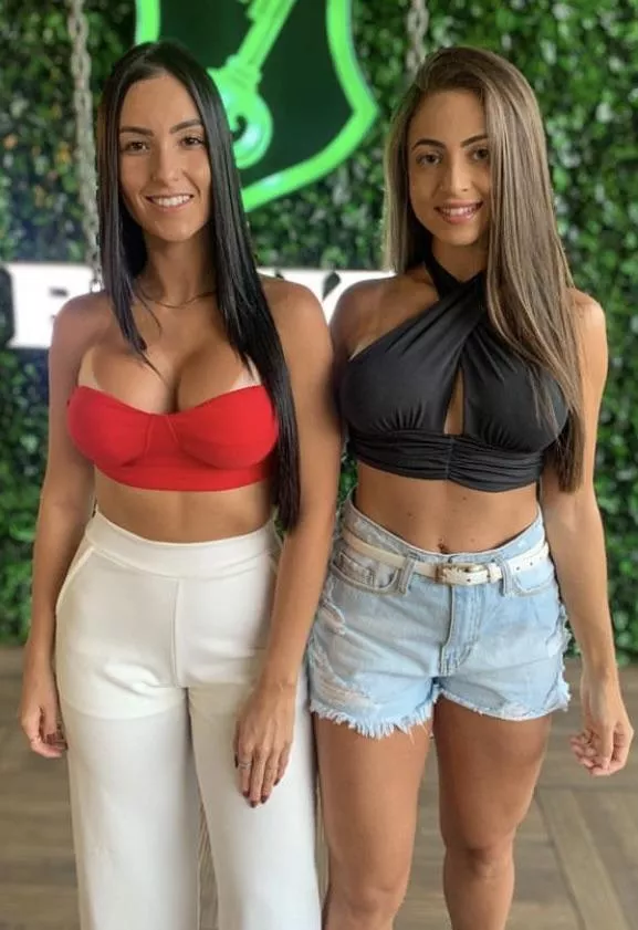 Left is stealing all the attention (even from right's bf) posted by KomodBat