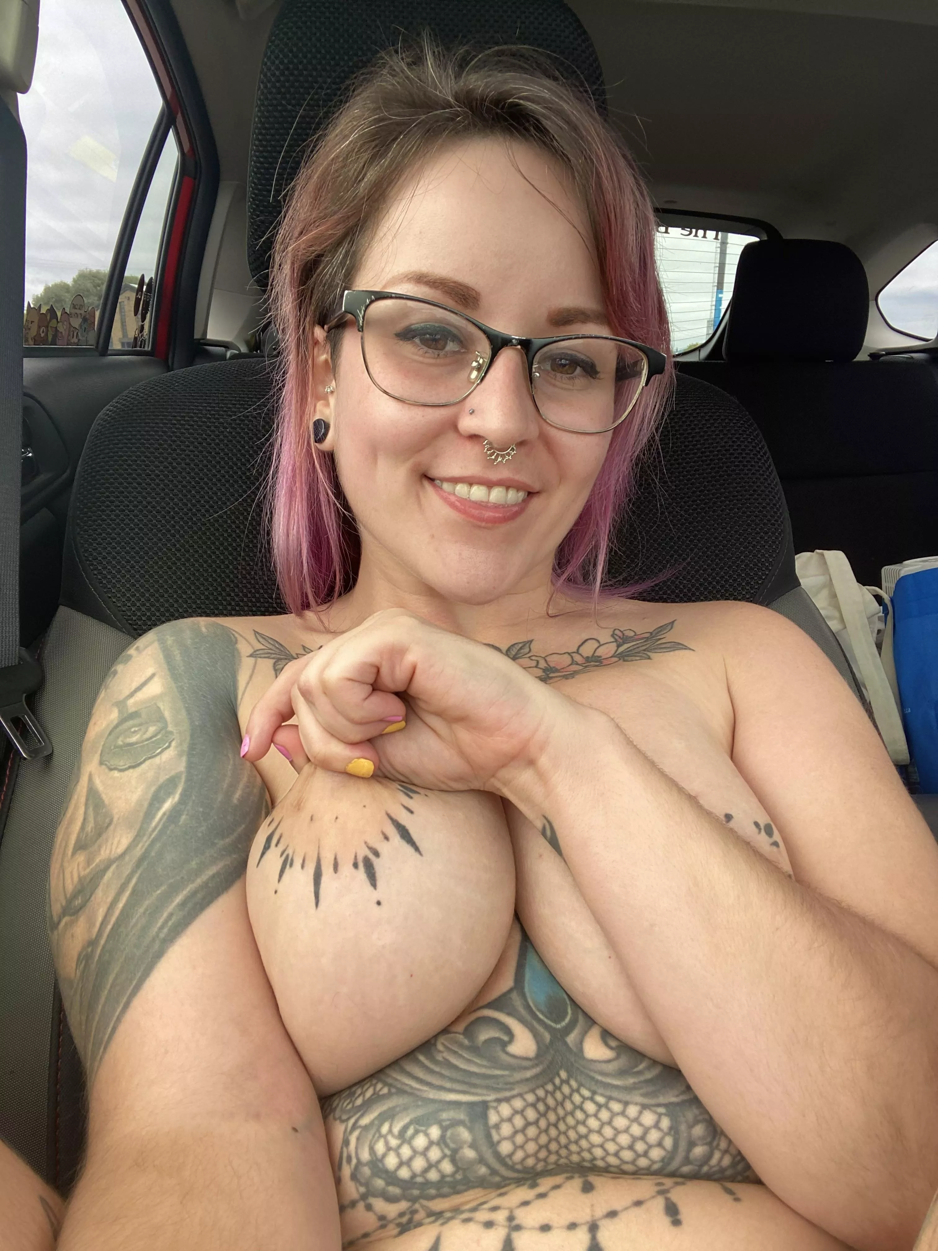 Looking like I need a load busted all over me posted by _thattinytonii