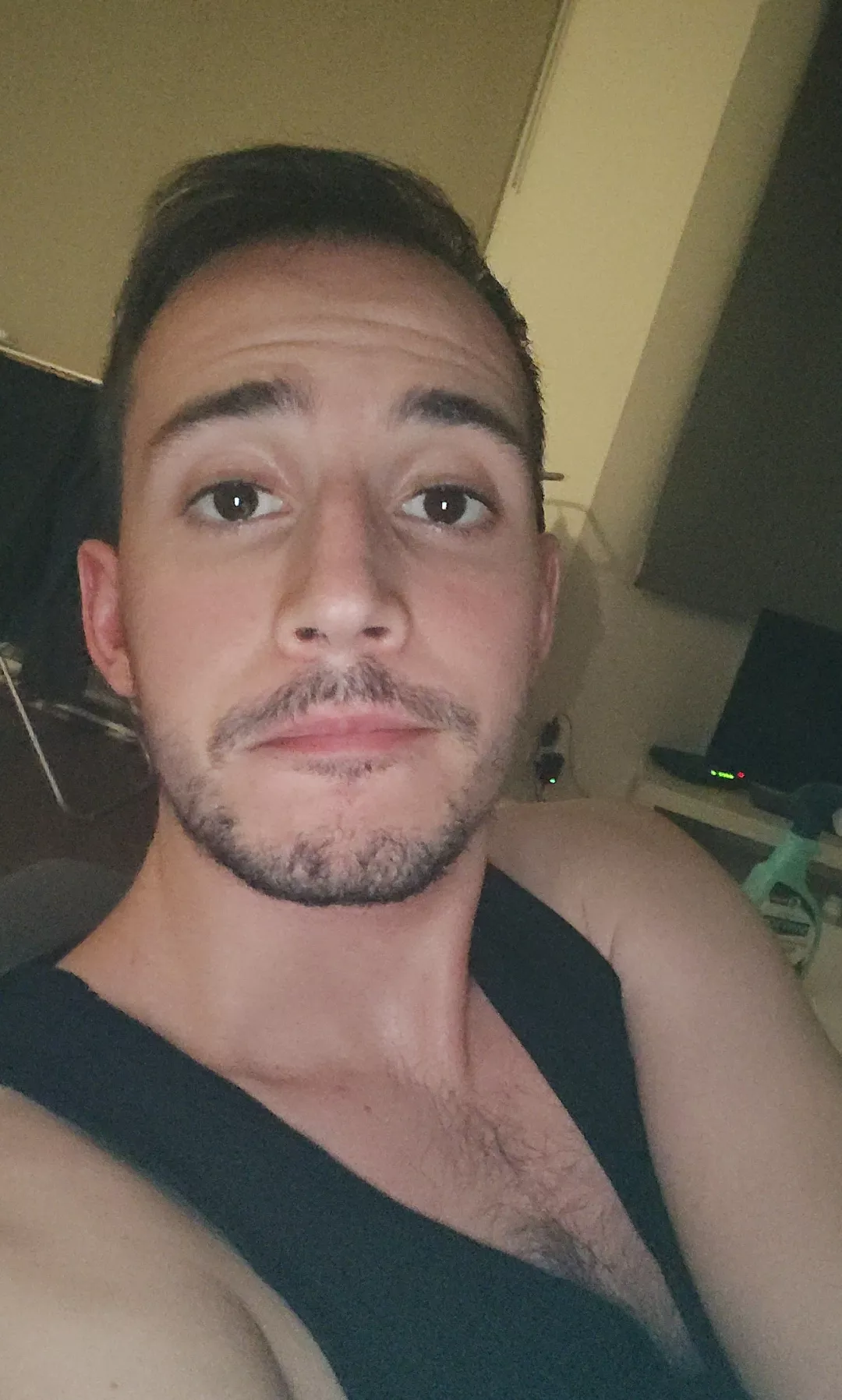 Nite nite 🌝 posted by redder09