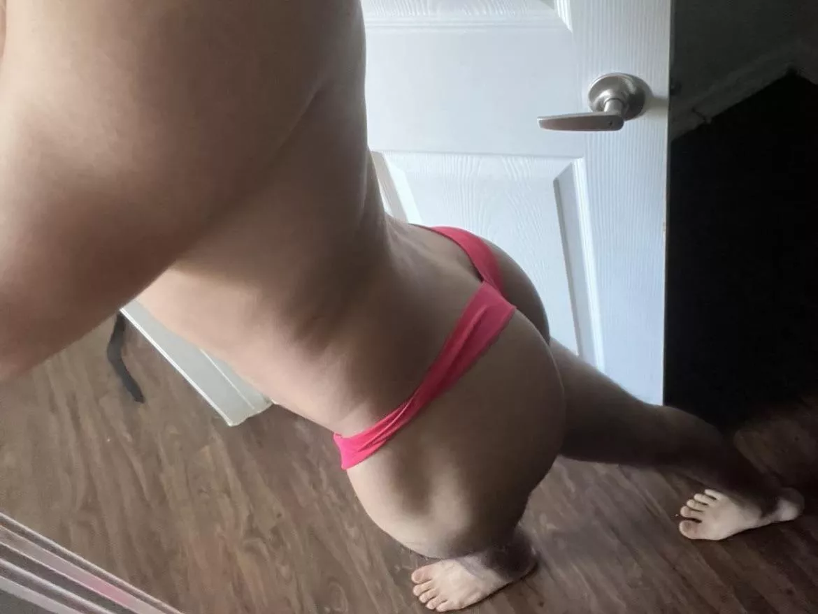 Red cute on me ? (23) posted by suspicousweather007