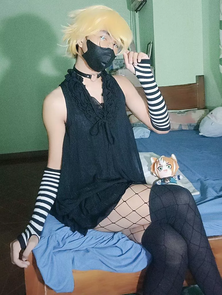 Rest here weary traveller~ ill make your troubles go bye bye~ hehe~ 🖤 posted by Ok-Yellow3233