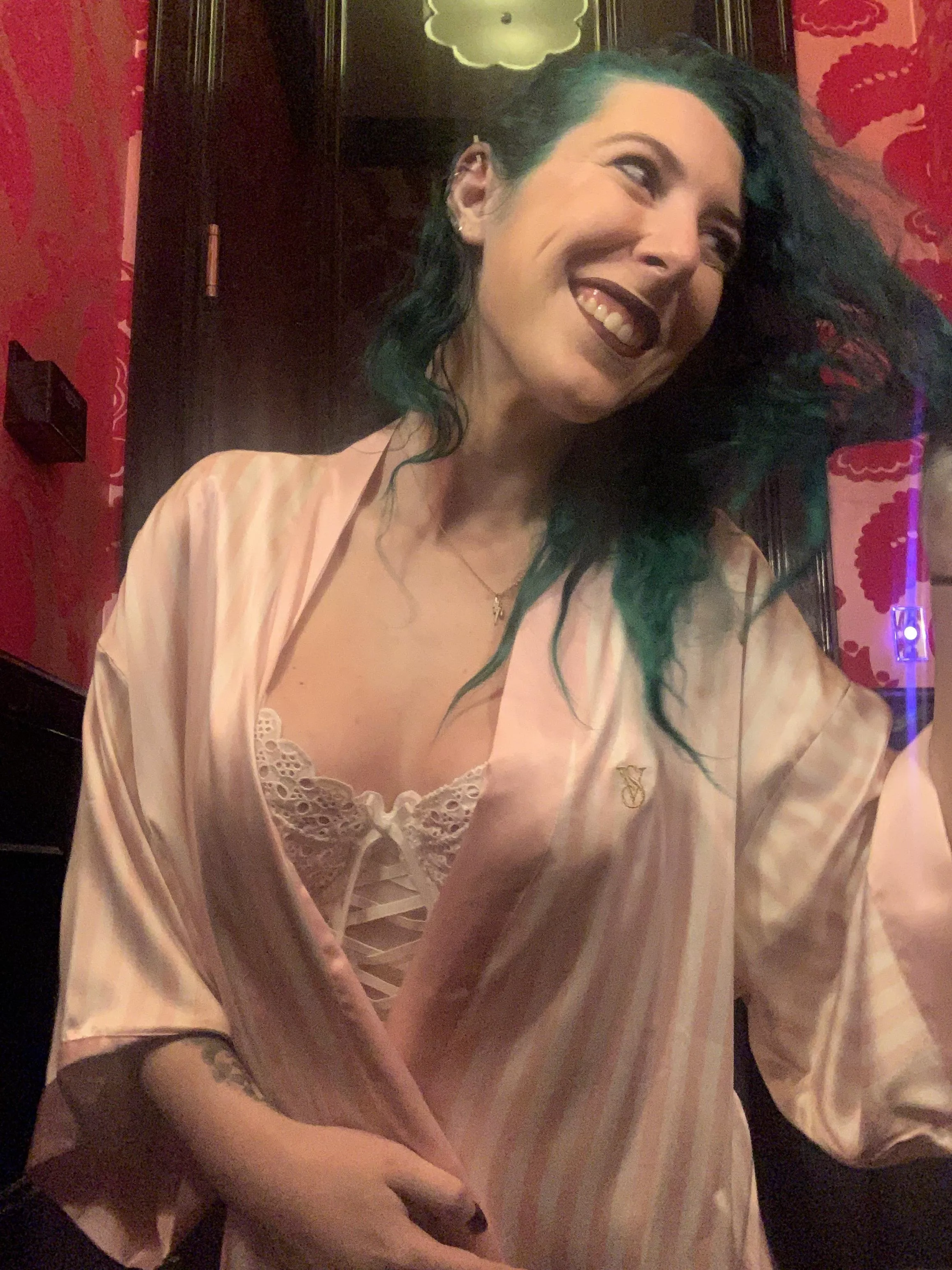 Robed up between outfits posted by sirenskiss3