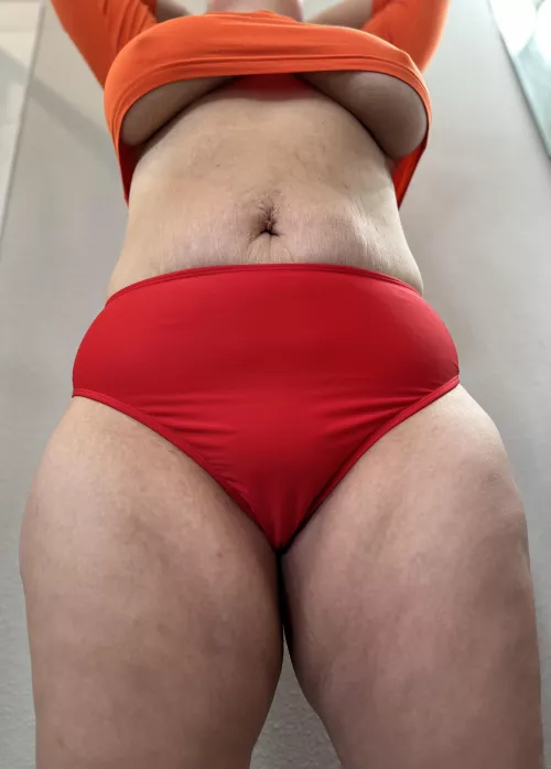 Some thick underboob. by Particular-Jury-1902