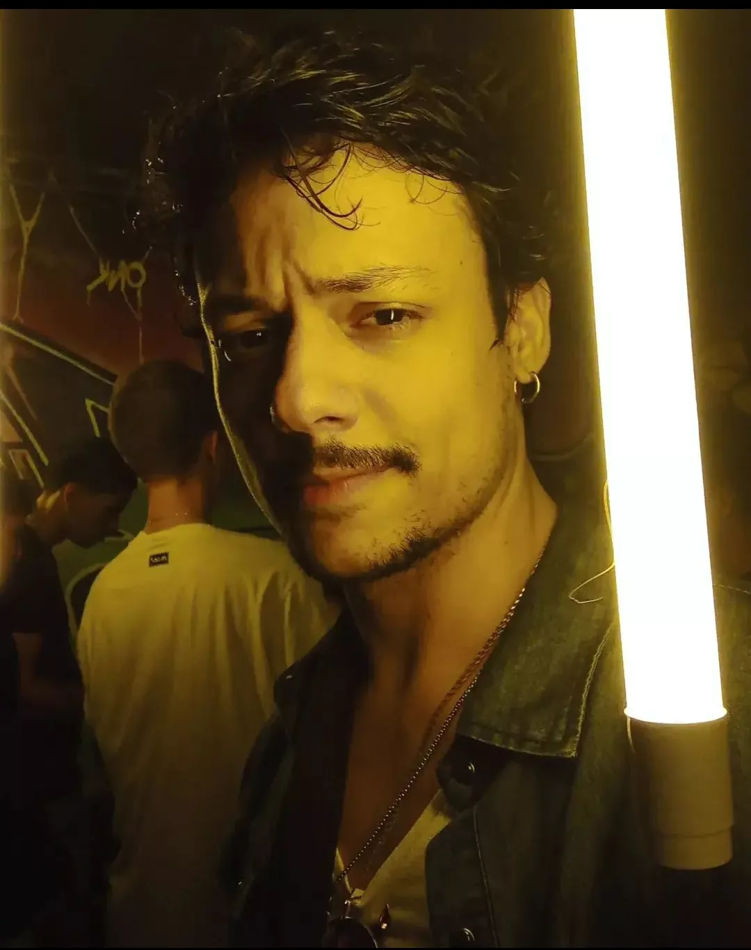 Thinking about using this lamp as a lightsaber for Halloween posted by qwertyen