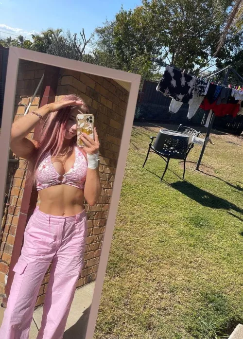 Abs coming through, hope you like them :) by deathcloned