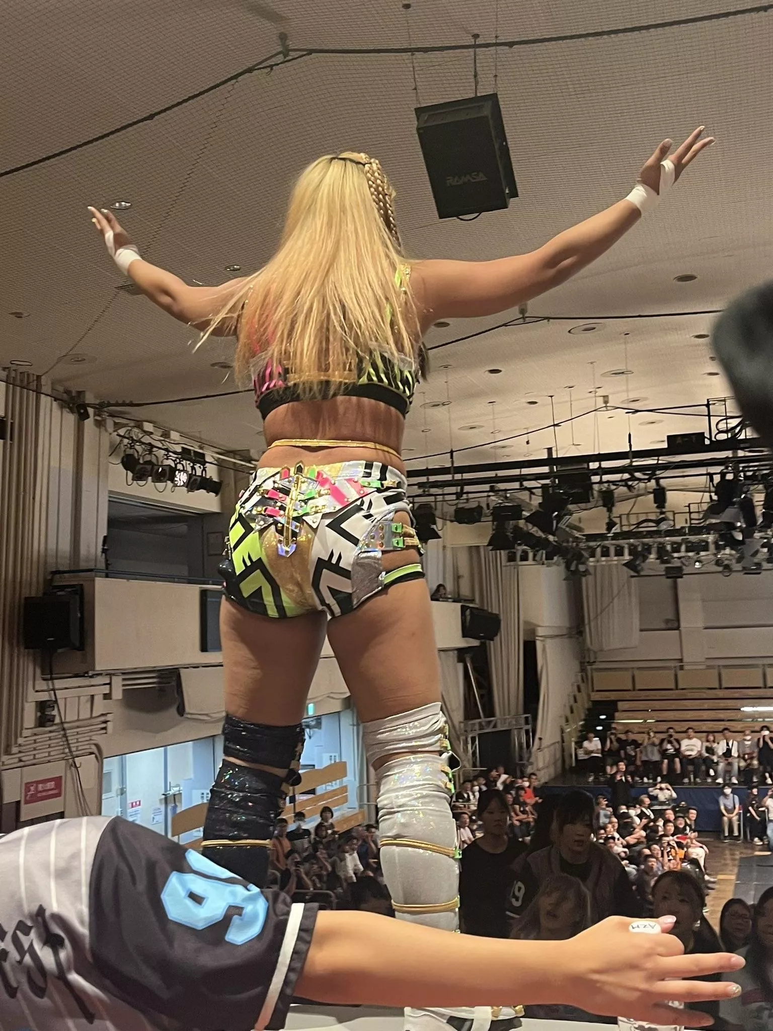 AZM 🍑 posted by throwawayacct459