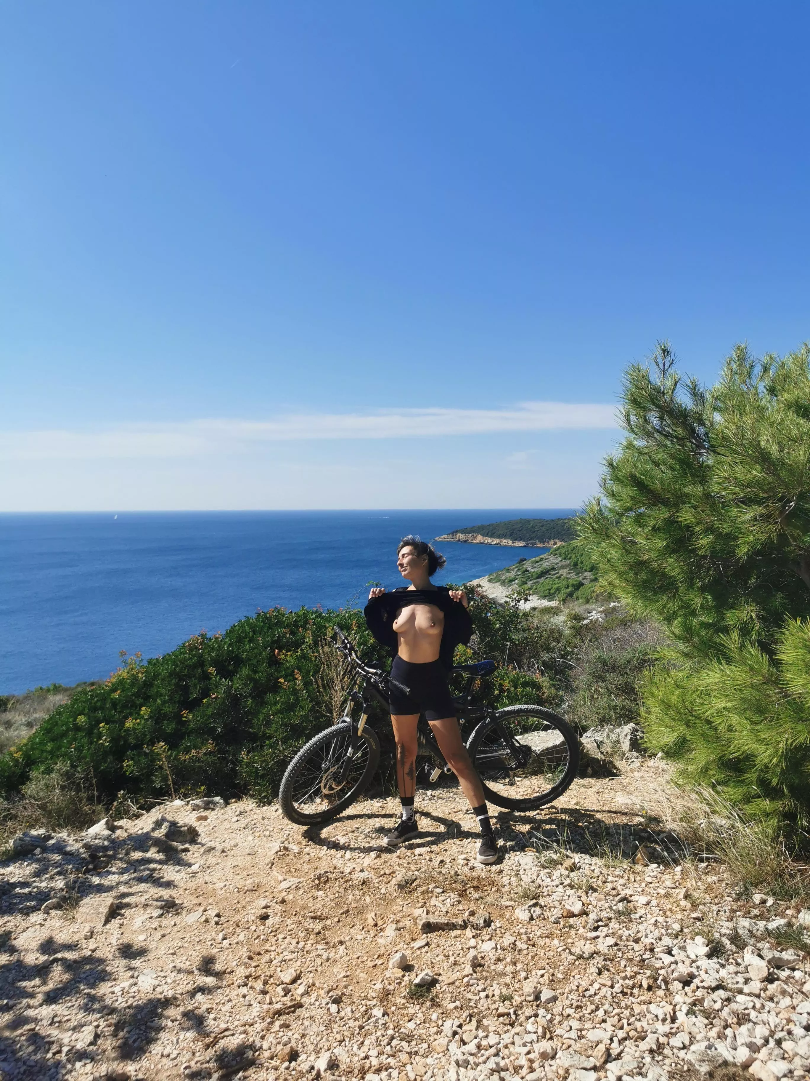 Biking after a long time... Had to perpetuate it with a booby flash :) [img] posted by LeylaLowe