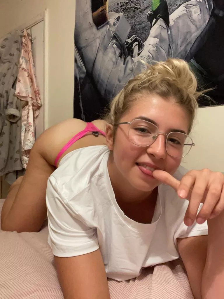 come and have a bite x posted by DuesMouse