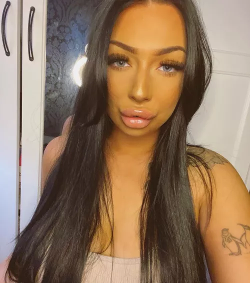 Her lip shape is incredible and she is insanely pretty by bimbol0ver