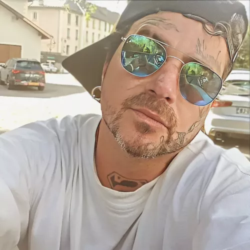 Hiii by Just_Leader_7644