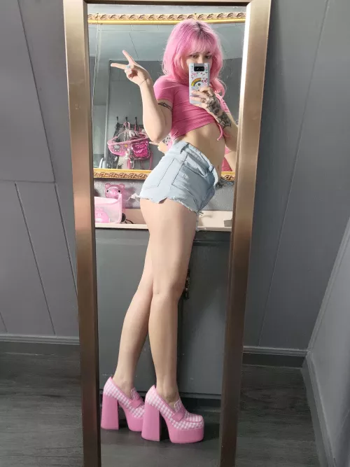 How are my curves? by RainbowValentine