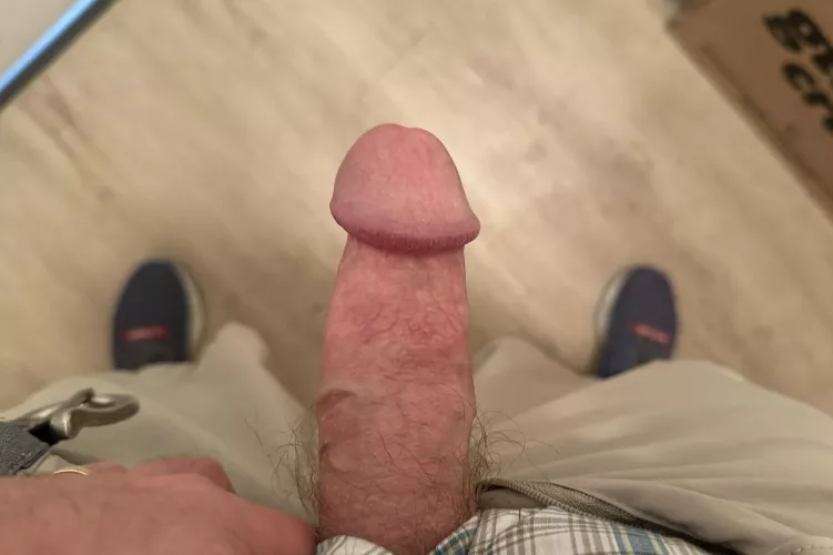 I am at work all alone, why don’t you cum keep me company? (49) by wetretirement