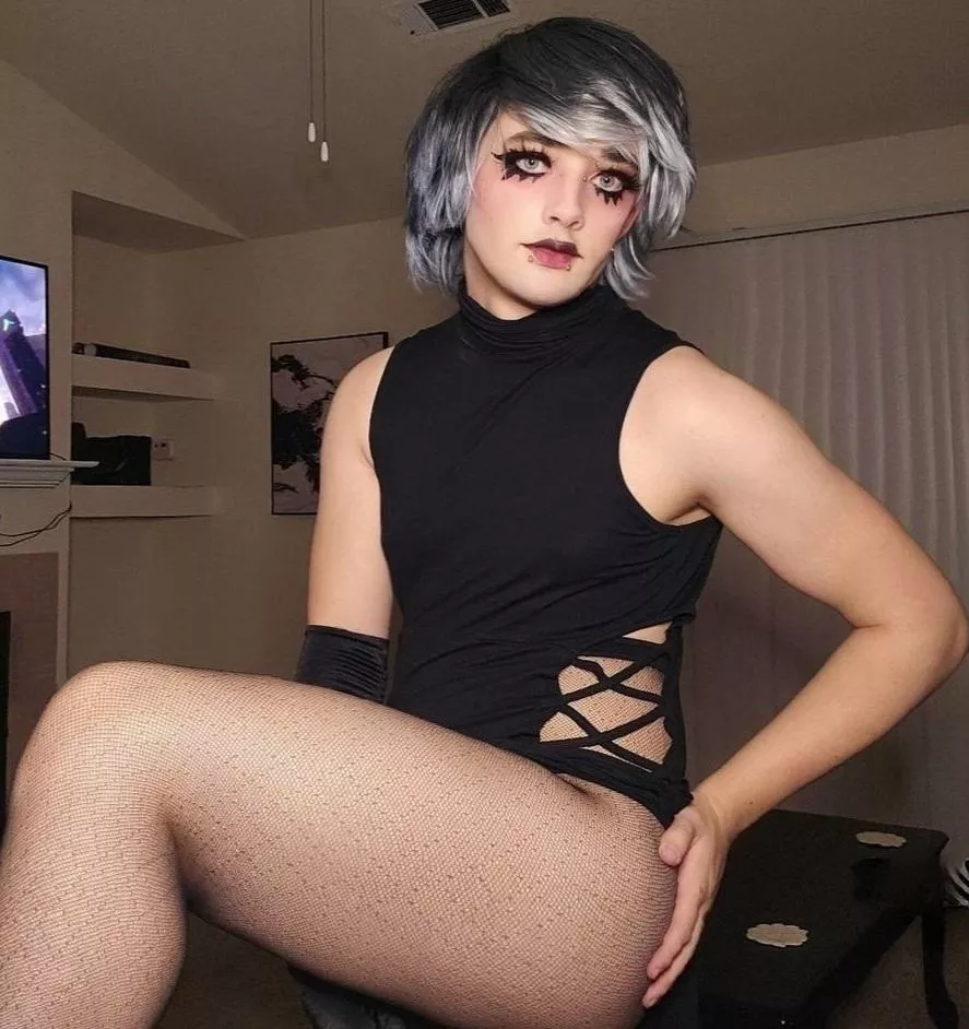 I cosplayed my friends OC 🥰 Thoughts? posted by Hartotheambe