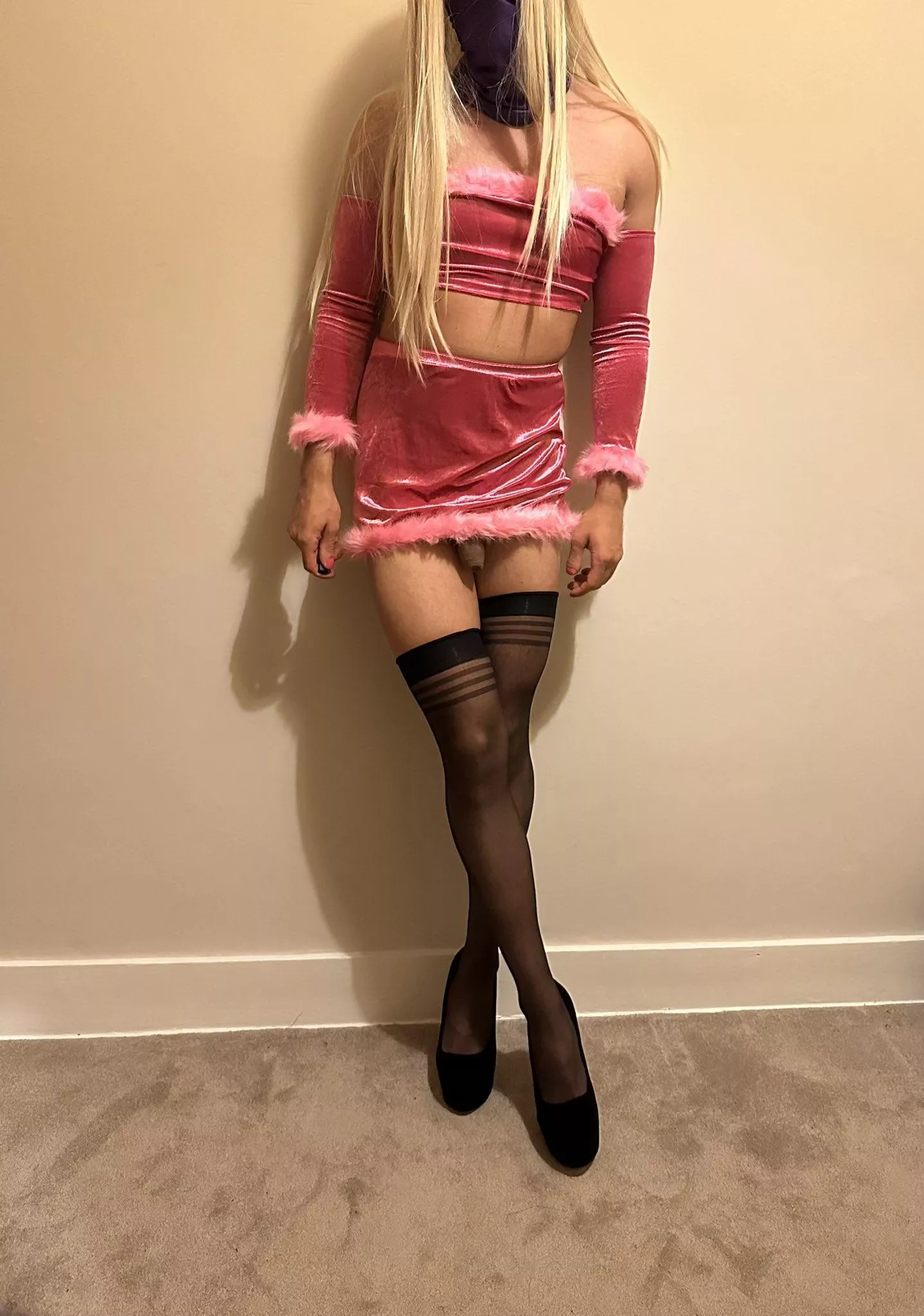 I never get much attention here 🙁🥲 How can I improve my look posted by Spare_Tap_387