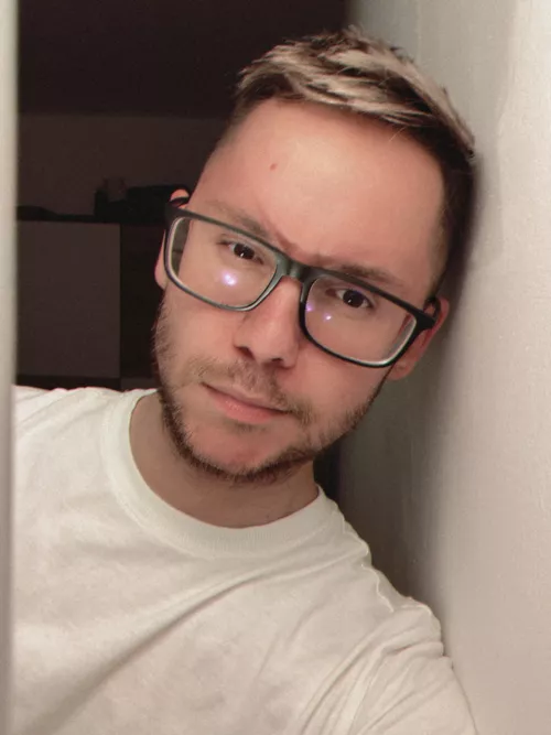 🫣 lmk by erkson99