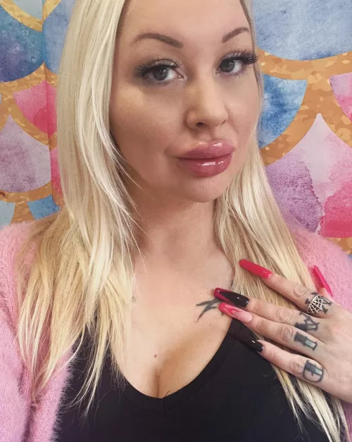 My lips just had another fill, I love them but I want more already by laylabimbo