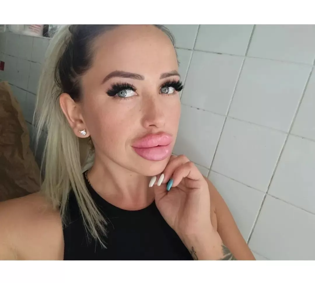 pure beauty posted by bimbol0ver