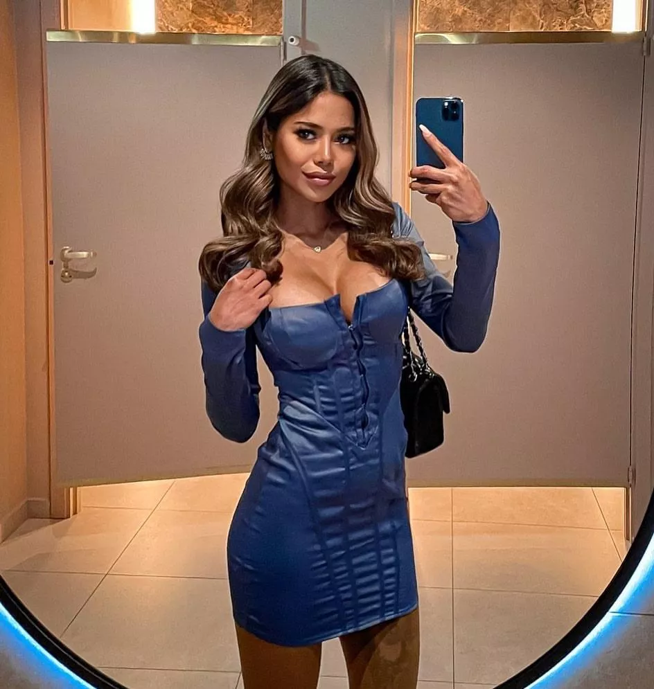 She is ready for date night posted by HonestRunner