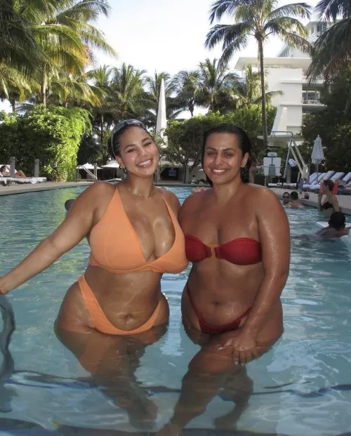 Smiling through the envy by SL463