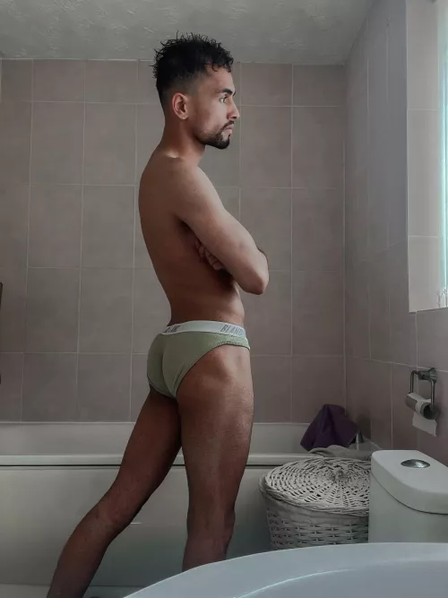 so comfortable 👌 by Jaxx_91