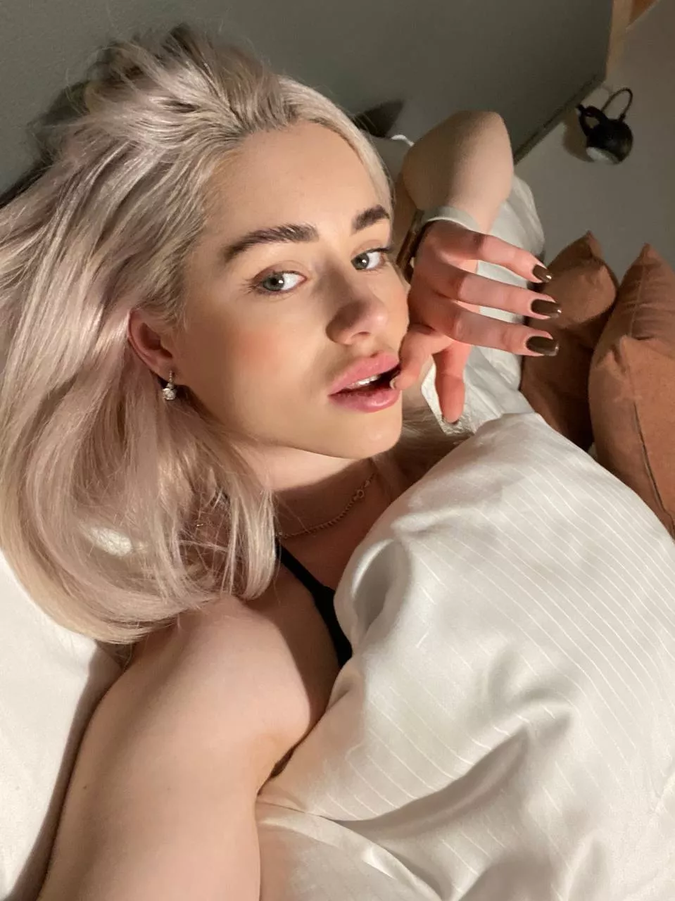 Still can't get out of bed on this beautiful morning or is it already afternoon... posted by Cloudzyo