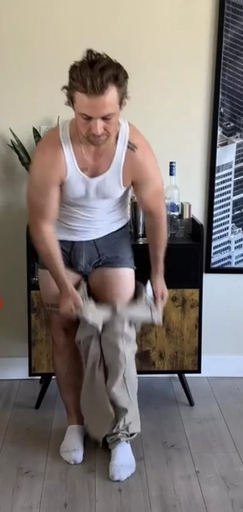 Still from one of Derek Kesseler’s (BBCan6) TikTok vids. by ThatPuertoRicanDude