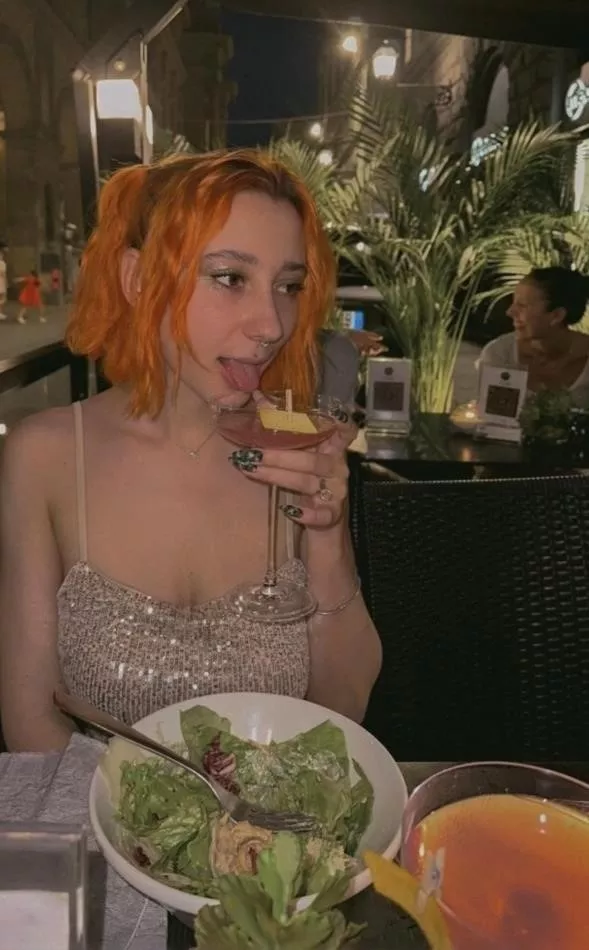 what did you notice first posted by Careless-Bit328