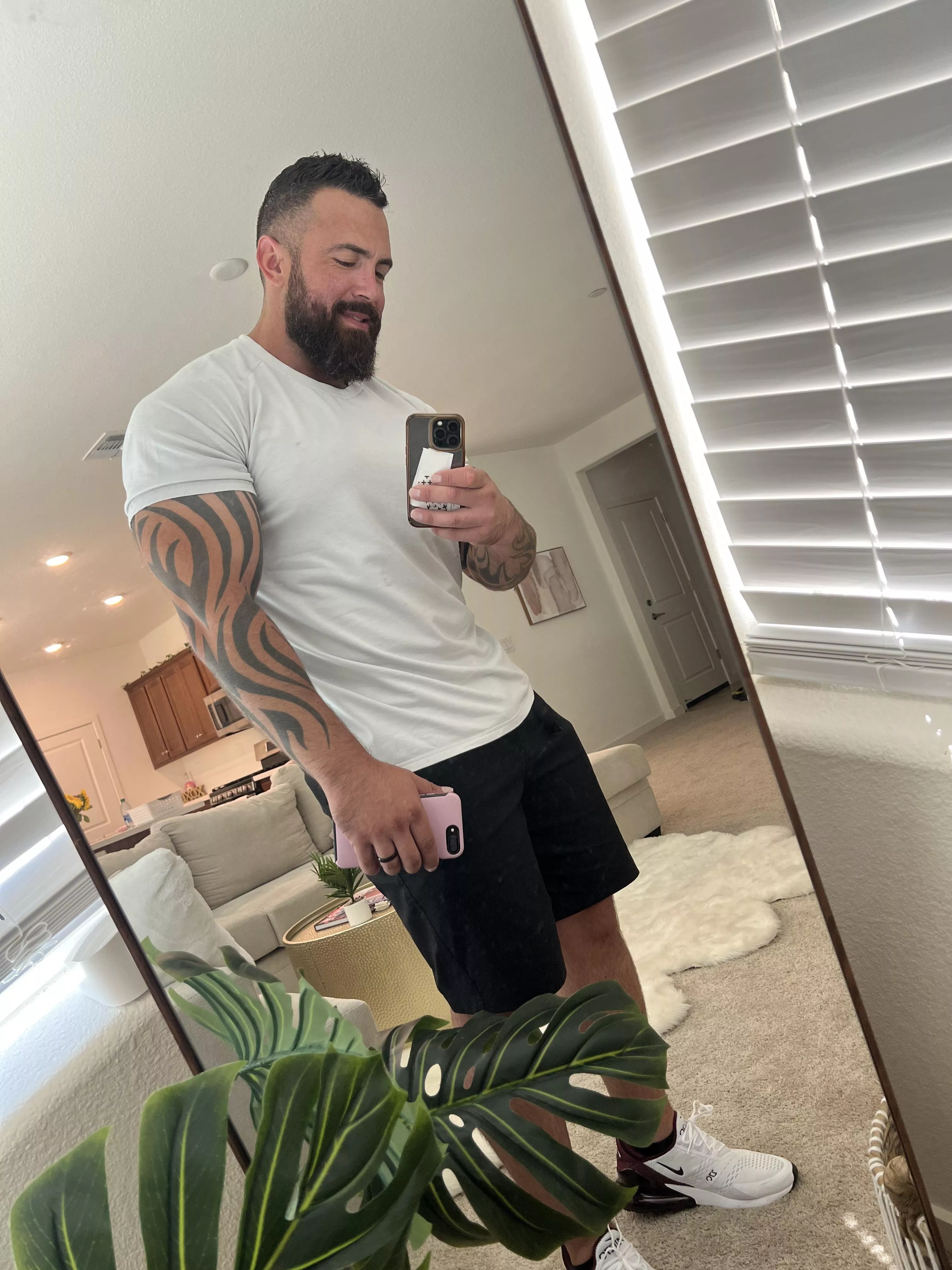 White T pink phone case posted by MrCodyyyy