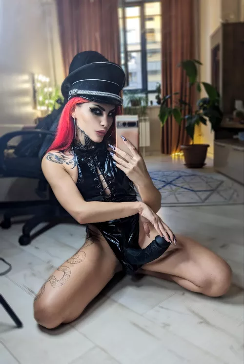 You must count all the veins on my swollen penis while you suck me off by Vampandbeauty