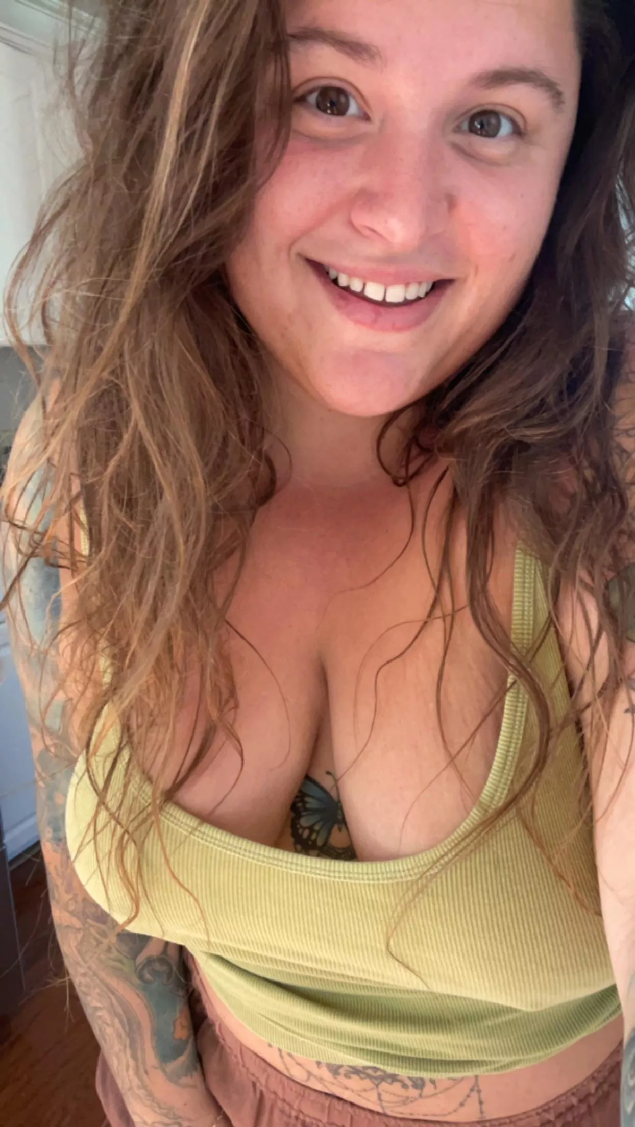 cum give these tatted bbw curves some attention! posted by handful_heather420