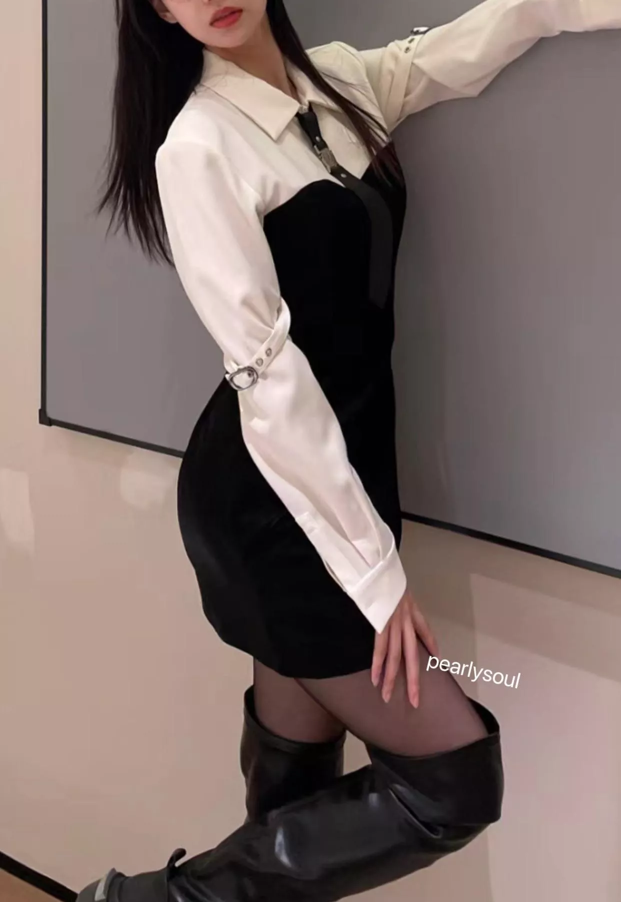 Do you like my flight attendant post-work outfit? posted by pearlysoulx