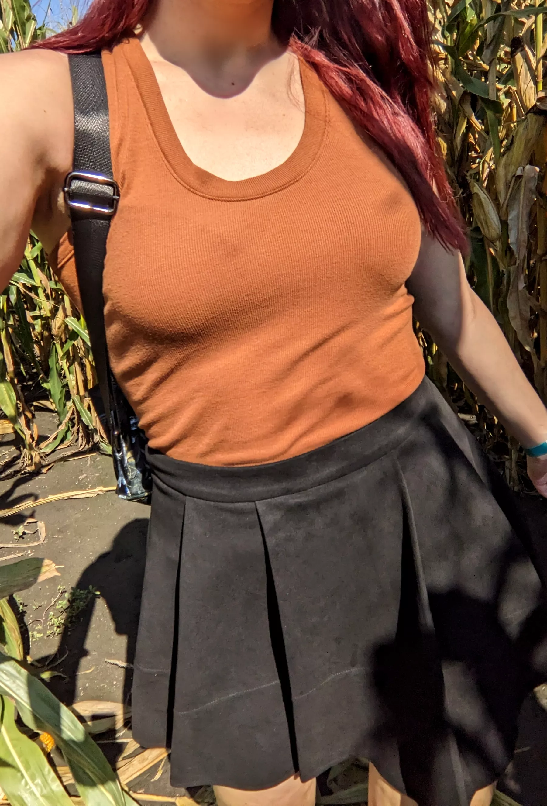 [F]ind me in the corn if you can! 🌽 posted by pleasegivemethed