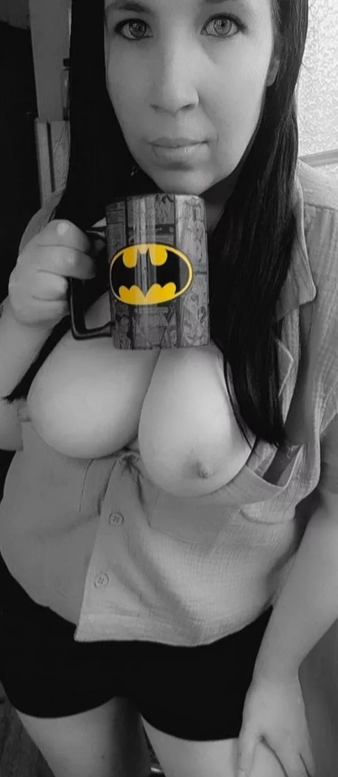 Good morning lovelies 😘 This mumma is starting the weekend early with one heck of a hangover! Please bring me an endless supply of coffee posted by Aussiemilf2046