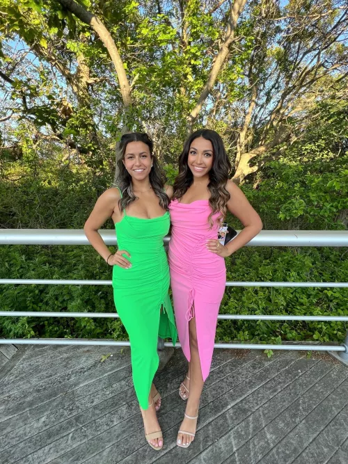 Green or pink? by tennisa_zelal