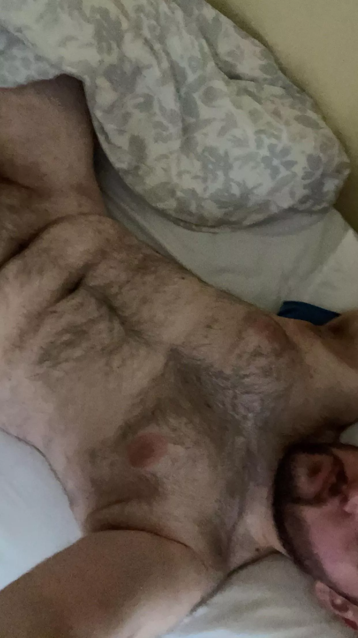 guy i was talking to started ghosting me so i got sad and was like let’s post on reddit! posted by jaimeleshomos