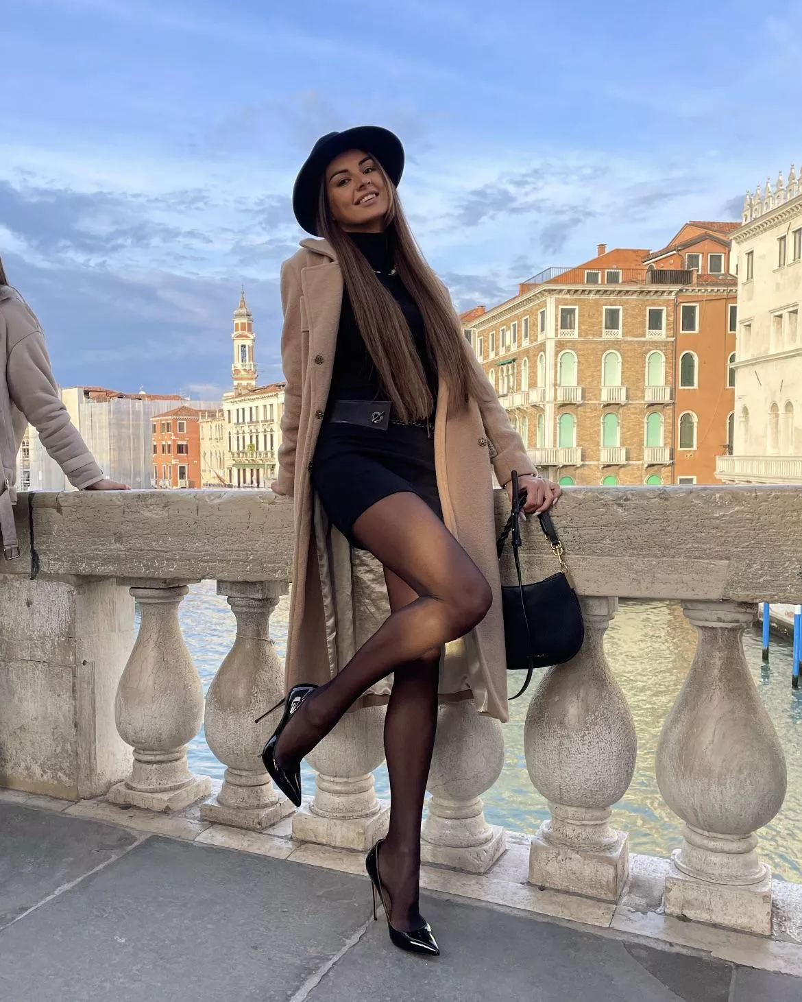 I will only date a men who loves nylons and heels posted by Tamara-Sunshine