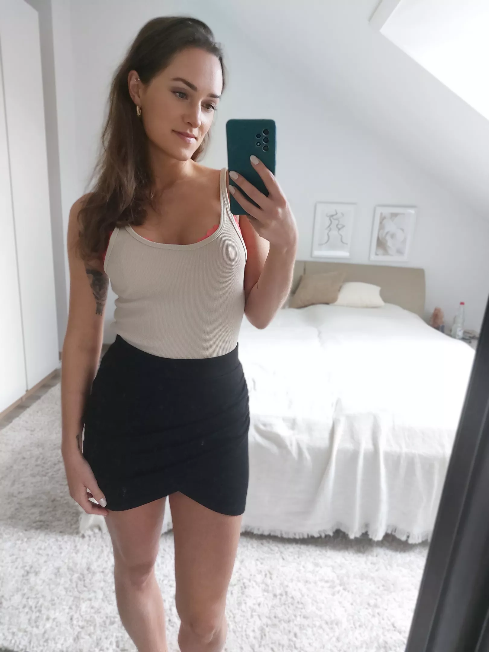 Love a tight black skirt posted by Sky-Bruni