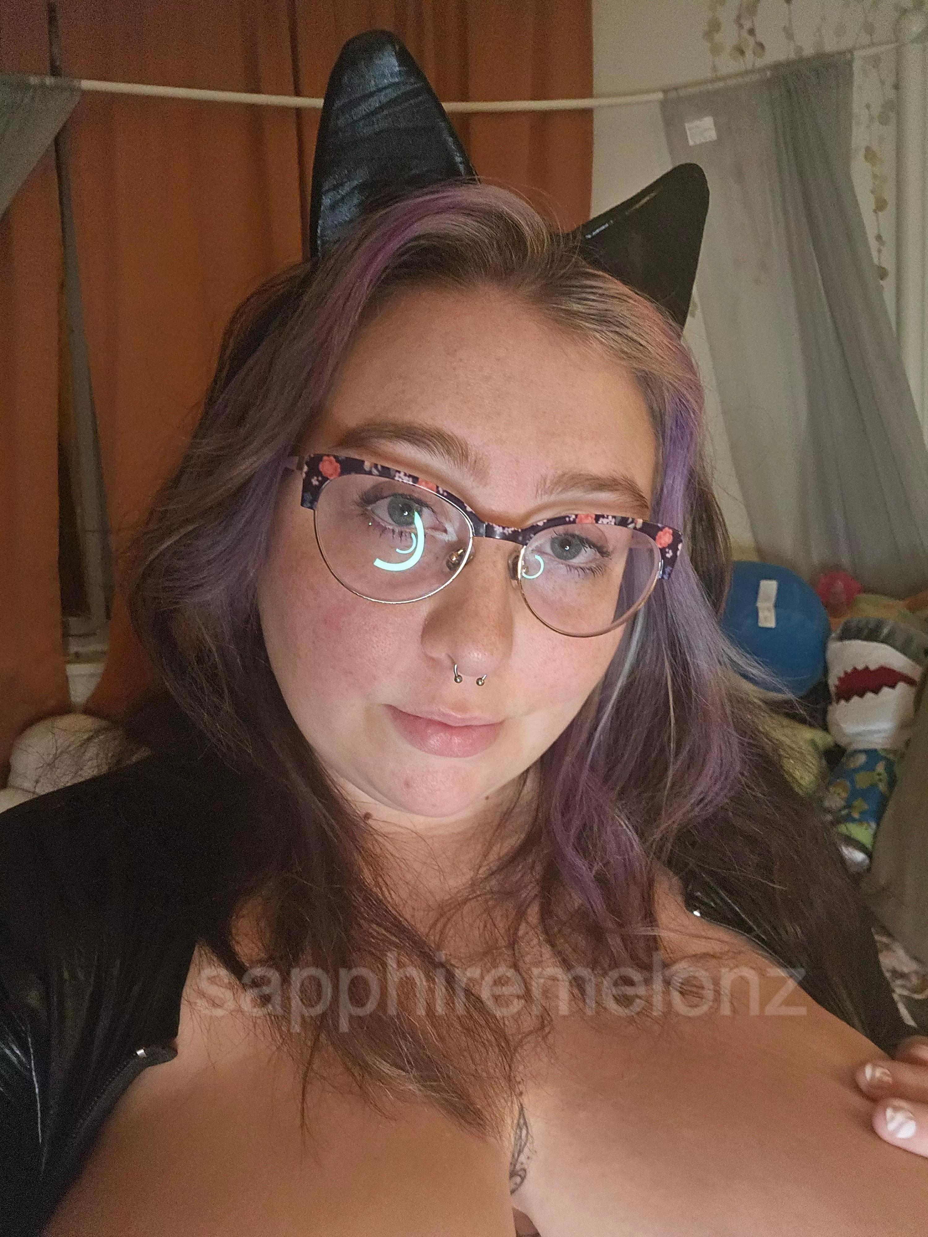 me in my catwoman costume bc spooky season is here 🫶 posted by sapphiremelonz