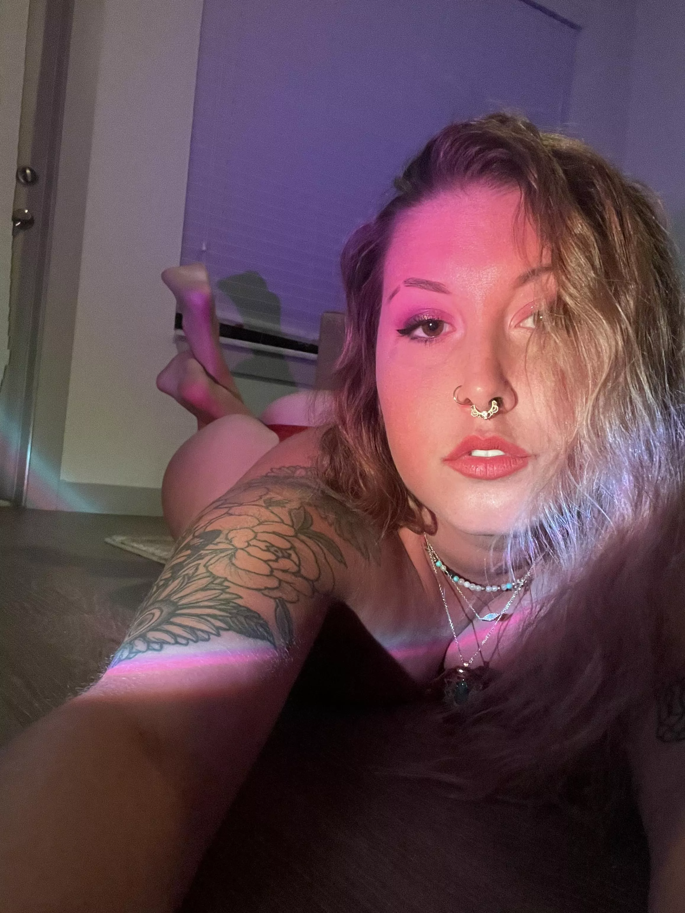 Peek-a-booty posted by scarlettjade214