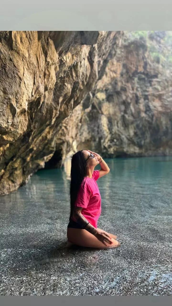 Playing with boobs makes everyone happy posted by NLHsmw